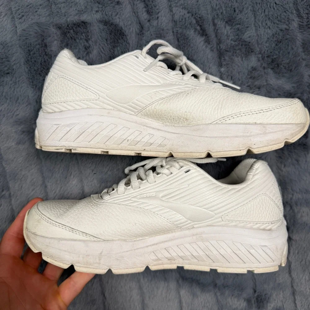 Brooks Addiction Walker 2 Walking Shoes Womens 8 White Leather Slip Resistant